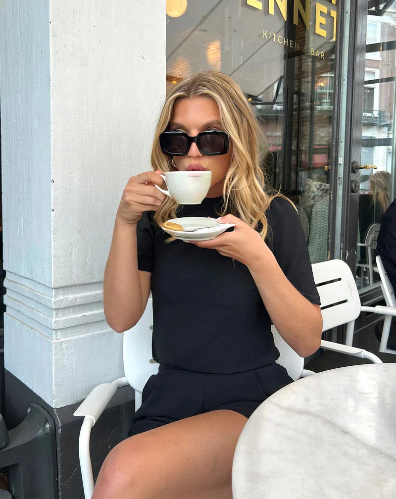 Wanda | Getailleerd en elegant winter T-shirt